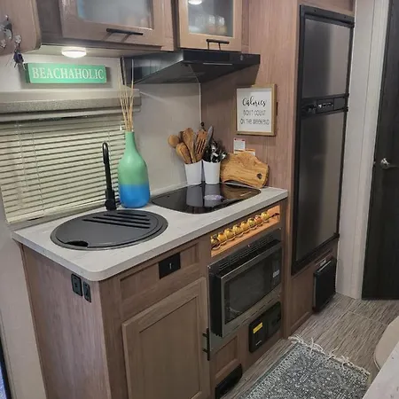 Island Breeze Rv Hotel Covington Exterior photo